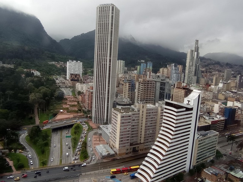 Según cifras del Observatorio de Turismo de Bogotá, en diciembre de 2024 la capital recibió alrededor de 1.163.823 de turistas, de los cuales el 87,6% eran turistas nacionales y el 12,4% internacionales. 