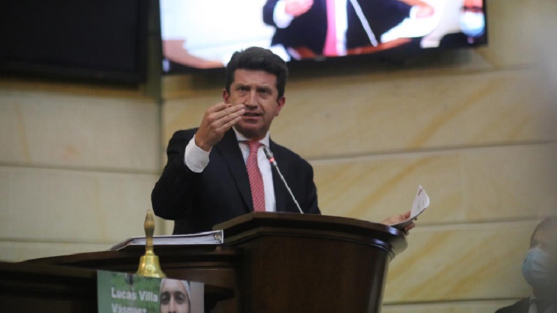 El resultado fue de 69 contra la moción de censura contra 31, lo que establece que el ministro Diego Molano obtuvo el apoyo de los partidos Centro Democrático, Conservador, Cambio Radical, de la U, Colombia Justa Libres, Mira y un número representativo  de congresistas del partido Liberal. 