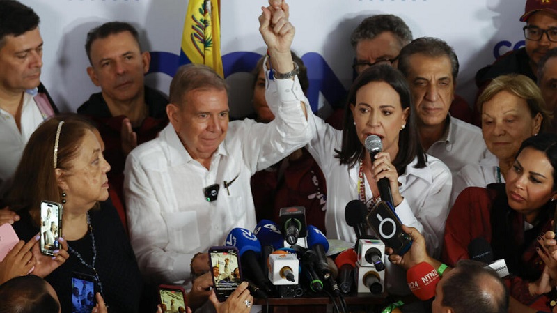 Edmundo González Urrutia, candidato de la oposición, habría ganado las elecciones presidenciales con 6,2 millones de votos, de acuerdo al 73,2 % de las actas de votación, contrario a lo que determinó el Consejo Nacional Electoral, organismo que declaró a Nicolás Maduro como vencedor con el 51,2 % de los votos.