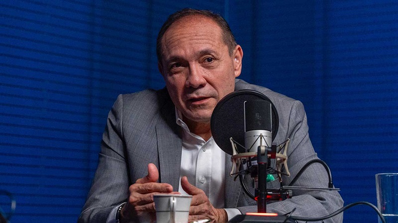 El ministro de trabajo Antonio Sanguino anunció que las preguntas correspondientes a la reforma laboral que presentará el Gobierno a consideración de los colombianos en la Consulta Popular, no serán más de diez y señaló que recogerán lo sustancial del proyecto que se ha venido trabajando y que “impactan de manera directa en la calidad de vida de los ciudadanos y ciudadanas”.