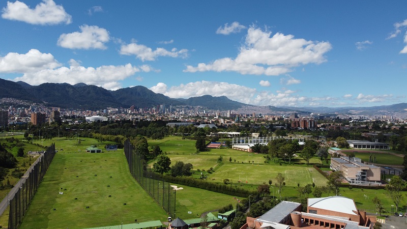 Bogotá, D. C, recibe quizá uno de los mejores regalos de su historia, cuando este domingo 7 de agosto cumpla 484 años: la financiación de la segunda línea del Metro, que será subterráneo, y la Troncal de la Calle 13; hecho político, jurídico y financiero, plasmado con la firma del presidente Iván Duque Márquez y la alcaldesa de la ciudad, Claudia López.