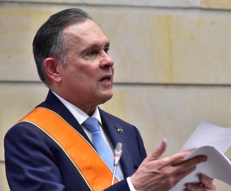 “Me retiro del Senado con la satisfacción de haber defendido la democracia y la independencia del Congreso”: Efraín Cepeda