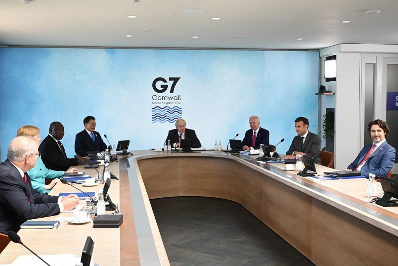 Terminó la reunión del G 7 con una noticia esperanzadora al mundo: proporcionará mil millones de vacunas contra el COVID 19 para los países pobres y en desarrollo, con el objeto de mitigar los graves efectos que ha causado el coronavirus y que ya le ha quitado la vida a más de 3.75 millones de personas en todo el planeta.