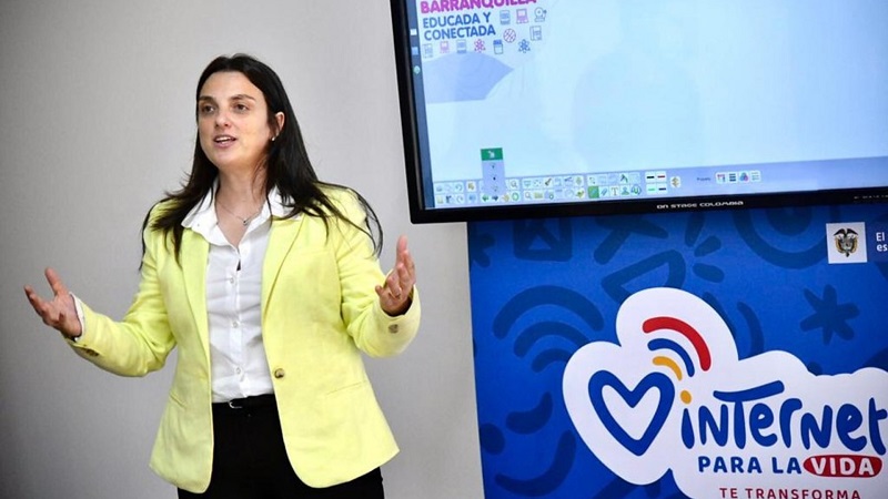 Un cuestionado contrato en el Ministerio de Tecnologías de la Información y las Comunicaciones, llevó a sectores políticos a pedir la renuncia de la ministra del ramo, Karen Abudinen, por considerar que $70.000 millones ya están en la ‘bolsa de los corruptos’ en el proceso de instalación de centros digitales en las zonas rurales más apartadas del país.