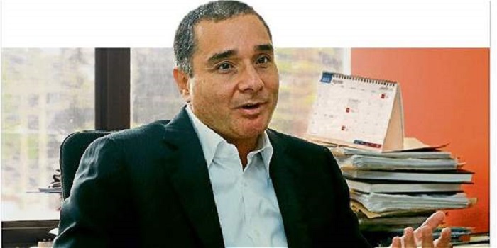 Alberto Aroch Mugrabi, el polémico empresario israelí señalado de realizar millonarias exportaciones ficticias a Venezuela e incluso, de hacer aportes a campañas políticas en Colombia, podría salvarse de la acción de la justicia. 