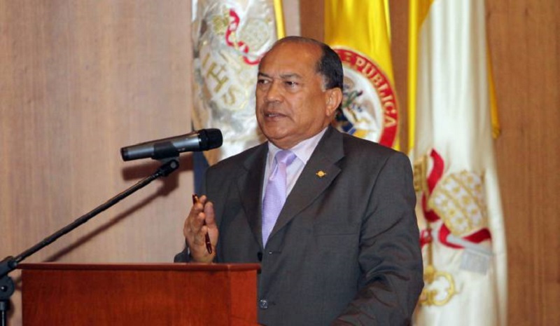 El expresidente del Congreso y exministro de minas y energía, Amilkar Acosta, aseveró que la iniciativa del presidente, Gustavo Petro, de pagar a través de las facturas de energía una especie de sobretasa para garantizar la gratuidad a quienes utilizan los sistemas masivos de transporte, “es inoportuna, improcedente y antipática"., 