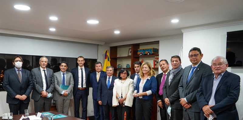 El Consejo Nacional Electoral -CNE-, en cabeza de su presidenta Doris Ruth Méndez Cubillos y miembros de la Unión Europea realizaron una reunión exploratoria con el fin de evaluar la posibilidad de llevar a cabo una Misión de Observación en el territorio colombiano, para los procesos electorales de Congreso, Presidencia y Vicepresidencia de la República que se efectuarán en el 2022.