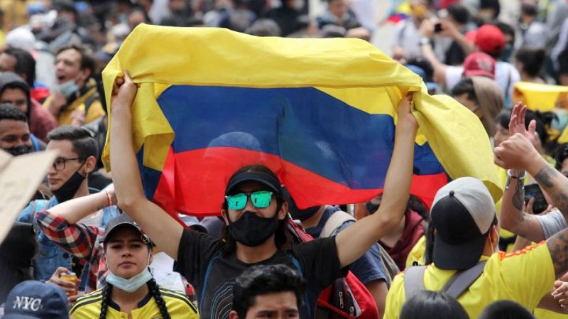 El 55,6% quiere que el paro nacional termine ya mientras que un 37,6% desea que continúe.