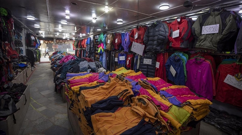 Así lo afirmó el presidente de la Federación Nacional de Comerciantes, FENALCO, Jaime Alberto Cabal, quien hizo un llamado a los colombianos que saldrán a las calles atendiendo la convocatoria del paro, para que se mantenga el respeto y no se acuda a la violencia, ni al vandalismo.