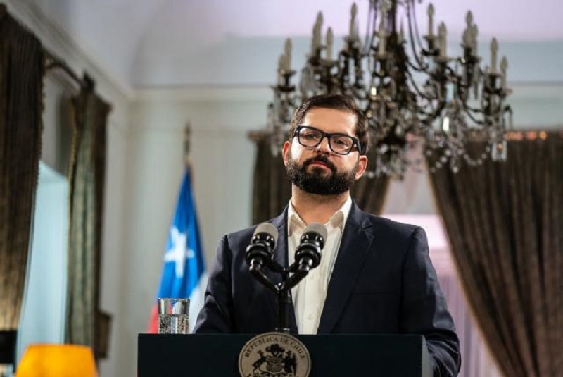 Con el 63% de los votos, Chile le dijo no a la reforma Constitucional del Presidente Gabriel Boric, quien reconoció el mensaje contundente en las urnas de rechazar la nueva Constitución que el jefe de Estado pretendía instaurar en el país suramericano.