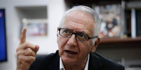 El ministro de salud, Guillermo Alfonso Jaramillo, aseguró que el Gobierno Nacional no tiene deudas con las Entidades Promotoras de Salud y fue contundente en señalar que en caso de que alguna de las EPS no continúe operando en septiembre, el gobierno tiene preparado un plan de contingencia.