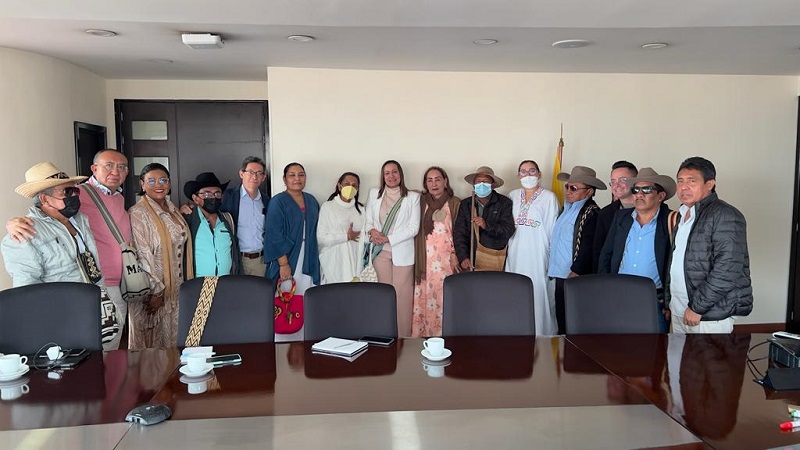 El encuentro fue un espacio de diálogo cordial y respetuoso en el que los Palabreros Pütchipu y quienes los acompañaron manifestaron su respaldo a la institucionalidad indígena y su disposición de trabajar de manera conjunta para dar elementos que conlleven al fortalecimiento de los procesos a cargo de las estructuras propias de salud indígena.