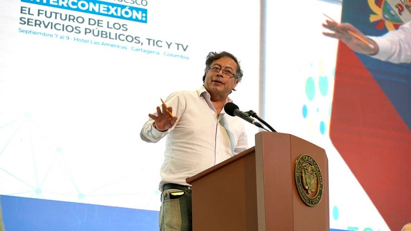 Así lo afirmó el presidente Gustavo Petro en la clausura del Congreso de la Asociación de las Empresas de Servicios Públicos y Comunicaciones, al ser enfático en señalar que dichas organismos deben actuar de esa manera y no ser aliado de los privados.