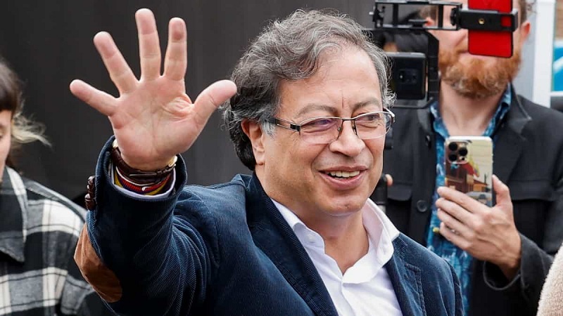 Al culminar su visita a New YorK, donde participó en la Asamblea de la Organización de las Naciones Unidas, ONU, el presidente Gustavo Petro ante los periodistas anunció que propondrá un cese el fuego multilateral para iniciar el camino de la Paz Total que conlleve al fin de la violencia en Colombia.
