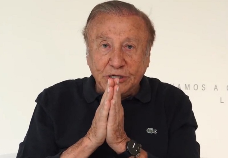 Dijo que lo sacaron de contexto, sin embargo pidió perdón y disculpas por sus palabras durante una entrevista cuando respondió que “yo recibo a la Virgen santísima y a todas las prostitutas que vivan en el mismo barrio con ella. A todo el mundo lo recibo, pero no les cambio el discurso. Yo no puedo estar cambiándolo”.