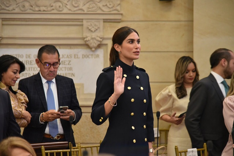 Ante la oleada de asesinatos que durante las últimas semanas se ha ensañado contra el departamento de Córdoba, la Representante a la Cámara del Partido de la U, Saray Robayo Bechara, le pidió a las Fuerzas Militares y la Policía Nacional, adelantar todo el despliegue necesario en el departamento para enfrentar a esa organización delictiva que en la última semana ha asesinado a tres jóvenes policías y vine ejerciendo presión y terror en los distintos municipios.
