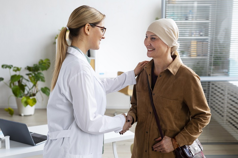 Un grupo de emprendedores, ingenieros, empresarios de turismo y médicos colombianos creó Wellezy, un buscador universal de todos los servicios verificados de turismo en salud, alrededor del cual formaron un clúster asociando a los actores que tienen que ver en esta operación: vuelos, hoteles, especialistas, clínicas, seguros y transportes.