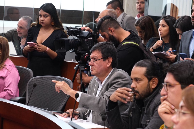 El representante a la Cámara Alberto Tejada exhortó al Gobierno para que atienda la grave situación que están viviendo jóvenes que fueron privados de su libertad por el estallido social.