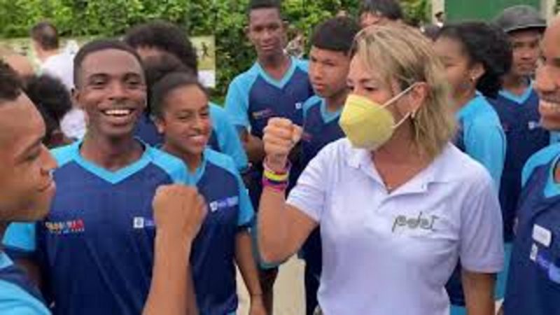 Lina Barrera deja el cargo