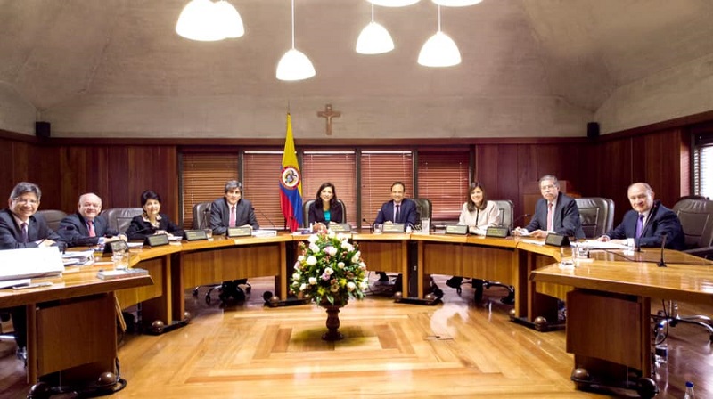 En una sentencia histórica, la Corte Constitucional garantizó la plena autonomía del Congreso para el ejercicio de sus competencias y funciones en defensa y desarrollo de la democracia en Colombia y llama la atención al Gobierno para que a través de un decreto no limite las labores del Senado y la Cámara de Representantes