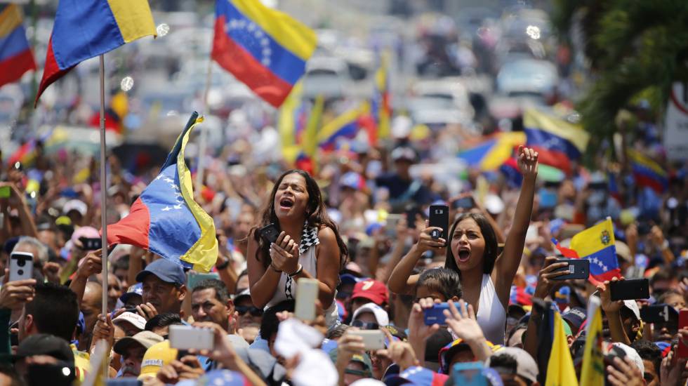 “A nadie le conviene ser vecino de un Estado fallido, por eso el tema venezolano es ya un asunto interno de Colombia”, sostiene el profesor Mijares quien describe que aunque la situación en Venezuela tiene una relación con el chavismo y su transformación actual en el poder, argumenta que la crisis tiene orígenes más allá del precursor del movimiento bolivariano, el expresidente Hugo Chávez.