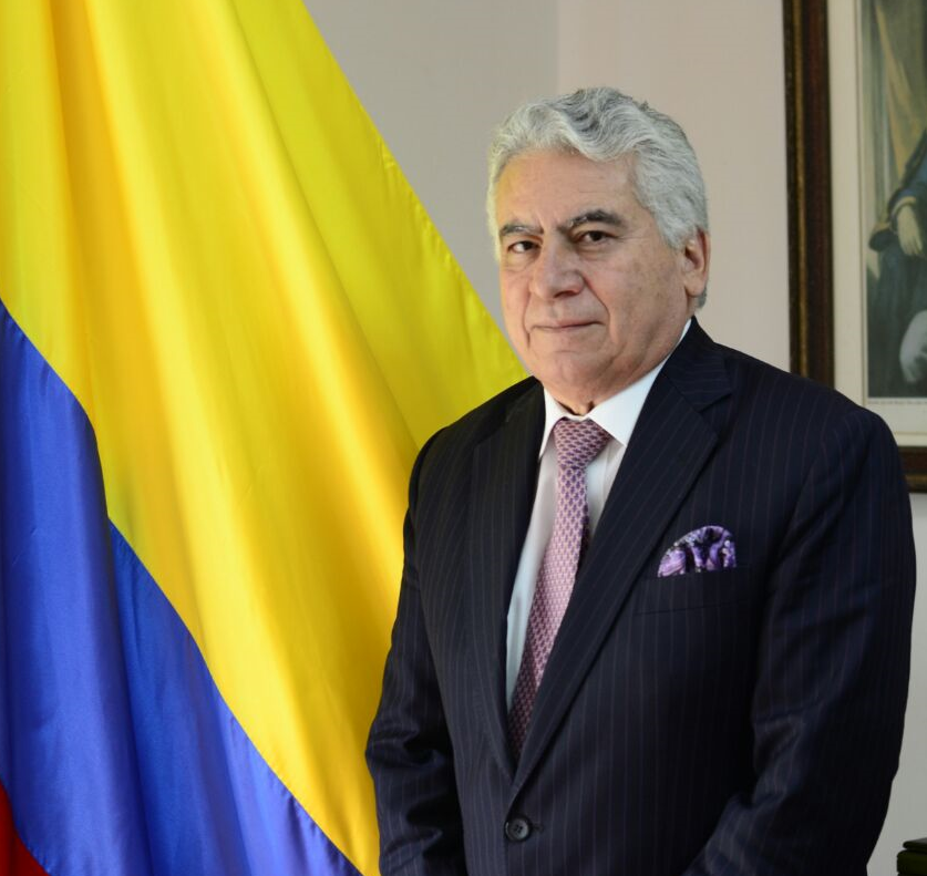 El exsenador y exembajador en Costa Rica Jesús Ignacio García Valencia, regresa al escenario político electoral al anunciar su candidatura a la Gobernación del Cauca por el partido Liberal y el apoyo de otros movimientos y colectividades.