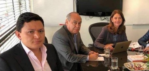 Dentro de su trayectoria política se destaca que el Vice nombrado,  formó parte de la Dirección Nacional del Partido Conservador, dignidad que logró en el 2016 con el apoyo del mandatario local y Marta Lucia Ramírez.   