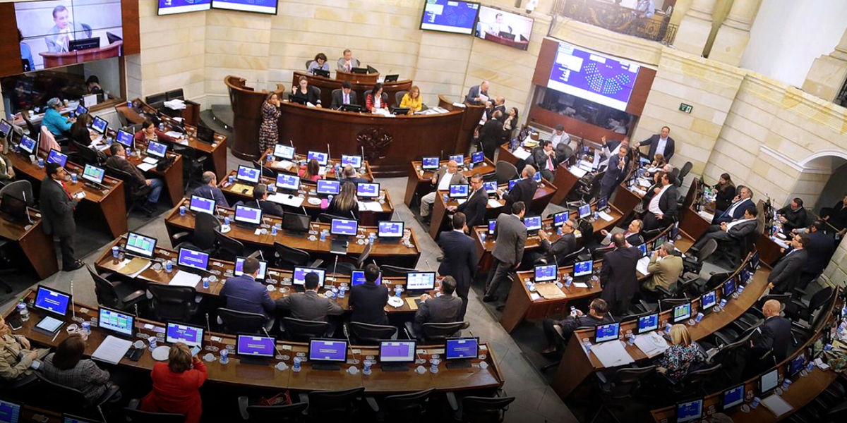 La nueva Reforma a la Justicia y las 16 circunscripciones transitorias Especiales de Paz para la Cámara de Representantes, son los dos primeros proyectos que están dentro del orden del día de la Plenaria del Senado de la República para discusión y votación, este martes 6 de noviembre a partir de las 3 PM.