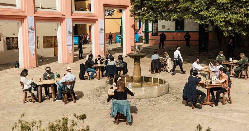 El Banco Mundial, a través del Centro de Estudios para el Desarrollo de Tokio TDLC (por sus siglas en inglés) eligió la experiencia de Bogotá como una de las diez mejores estrategias para enfrentar la pandemia del coronavirus en el mundo. 