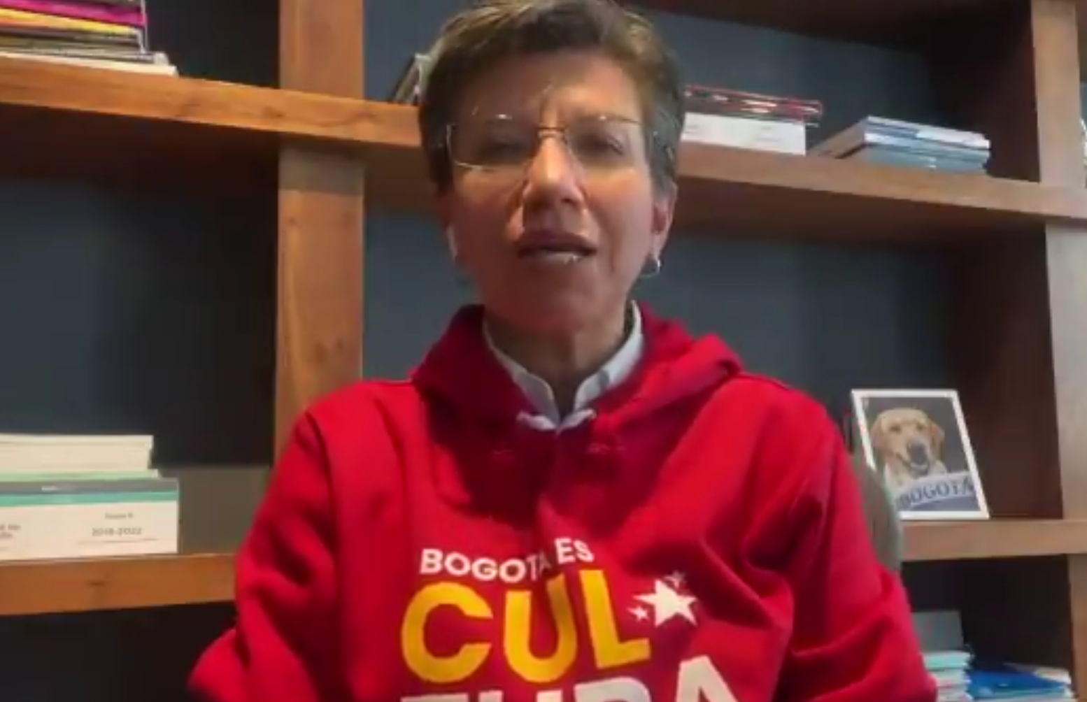 La alcaldesa mayor de Bogotá, Claudia López, anunció la medida para prevenir hechos que lleguen a generar violencia y contagios de Covid 19 por la final del futbol profesional de Colombia