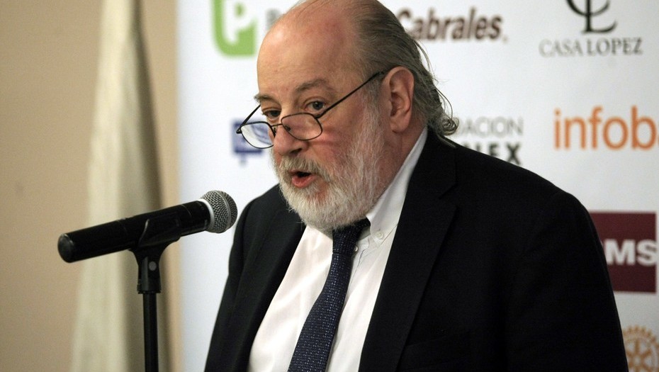 El juez federal Claudio Bonadio que investiga "los Cuadernos de la Corrupción" sostuvo que en Argentina funcionó "una organización delictiva conformada por funcionarios públicos comandados por quienes fueran titulares del Poder Ejecutivo (Néstor Kirchner y Cristina Fernández)".