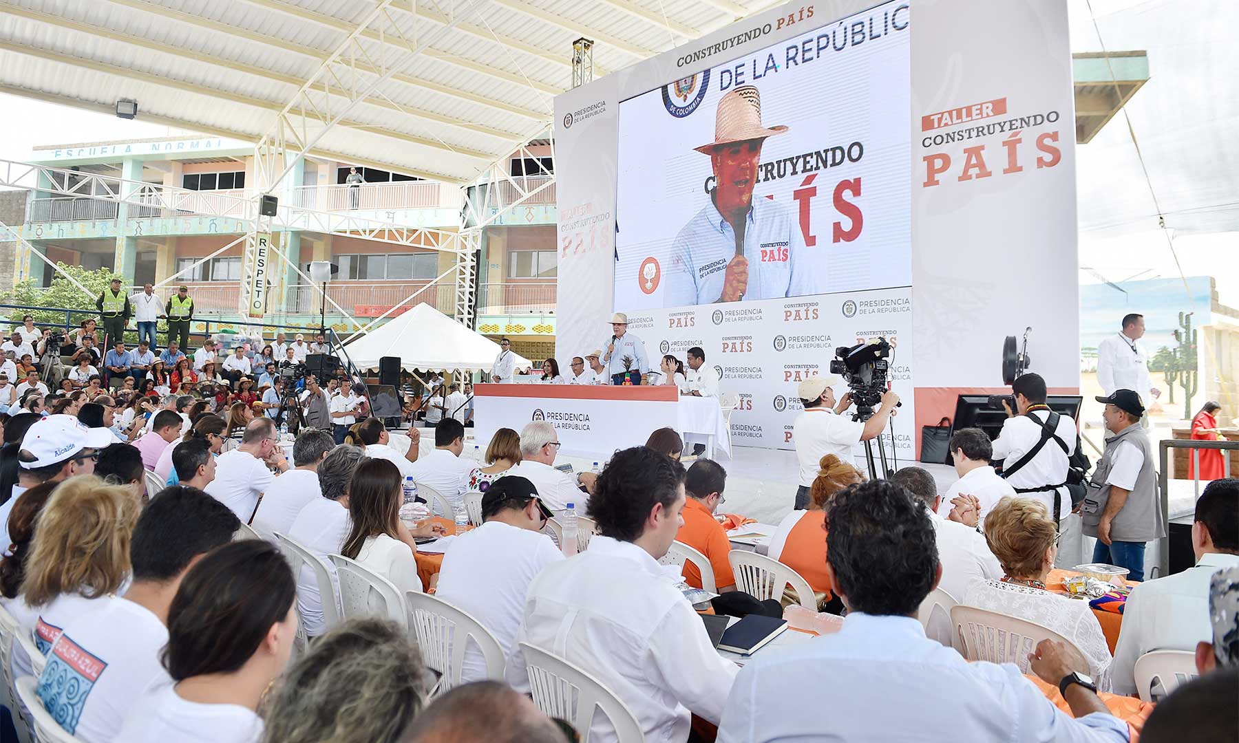 La iniciativa tendrá como epicentro el departamento de La Guajira, donde en los próximos 4 años se desarrollarán 14 proyectos de energía renovable, anunció la ministra de minas y energía María Fernanda Suárez.