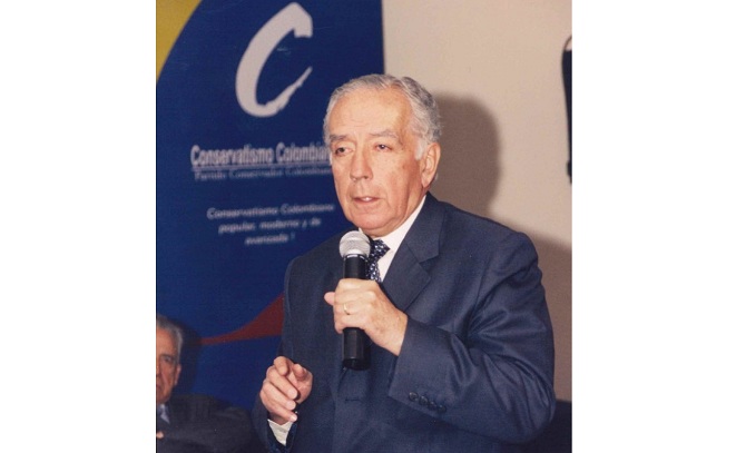Falleció a los 92 años. Hijo del expresidente conservador Laureano Gómez y hermano del inmolado excandidato presidencial, Álvaro Gómez Hurtado. 