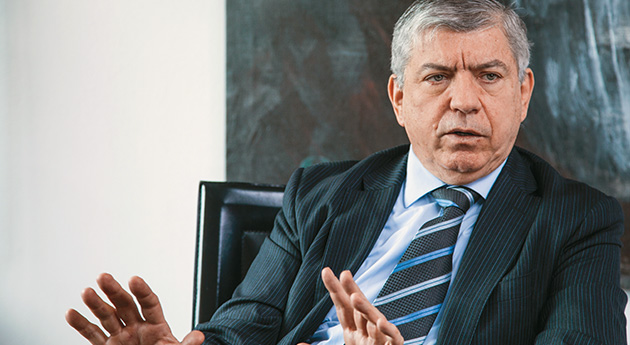 La decisión del Procurador Fernando Carrillo Flórez, de suspender por tres meses al alcalde de Pereira, Juan Pablo Gallo, “es arbitraria y exagerada” aseguró el expresidente de Colombia y jefe único del Partido Liberal César Gaviria Trujillo.