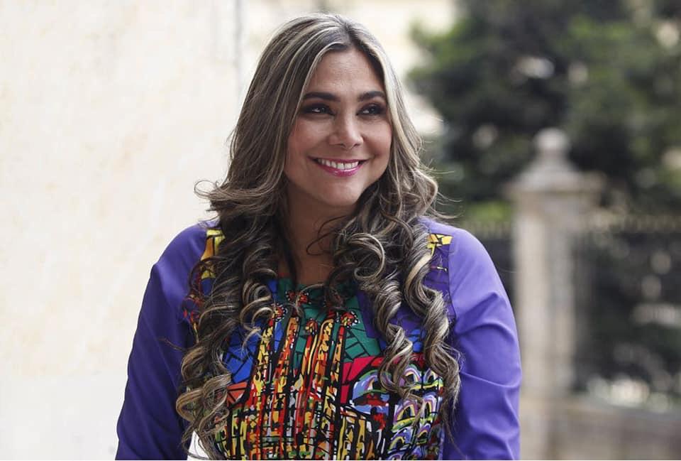 Luego de la decisión que adoptó la plenaria de la Cámara de Representantes con 122 votos a favor y 40 en contra, para que se realicen sesiones semipresenciales desde este 15 de mayo, la Directora Administrativa de la Corporación María Carolina Carrillo, reafirmó que están garantizados todos los protocolos de bioseguridad en la Corporación. “Veníamos desde hace varias semanas organizando todo el protocolo sanitario que exige la convocatoria de sesiones presenciales o semipresenciales en la Cámara de Representantes y ya estamos listos” indicó Carolina Carrillo, responsable de la administración en el legislativo.