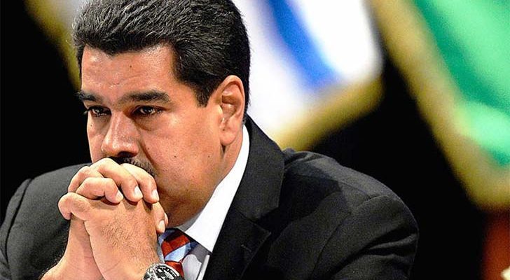 Así lo afirmó la Vicepresidenta Delcy Rodríguez quien señaló que el mandatario venezolano Nicolás Maduro le pidió a su gabinete ministerial poner sus cargos a la orden para una "reestructuración profunda de los métodos y funcionamiento" de su Gobierno a fin de "blindar" al país ante cualquier "amenaza".