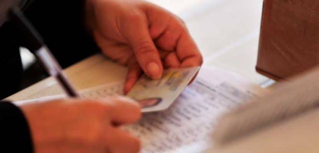 Así lo advirtió el Observatorio Político Electoral de la Democracia de la Misión de Observación Electoral (MOE) al señalar que durante la inscripción de cédulas para las votar en las elecciones de octubre se han registrado “atipicidades” y riesgo de trashumancia, es decir, de trasteo de votos.
