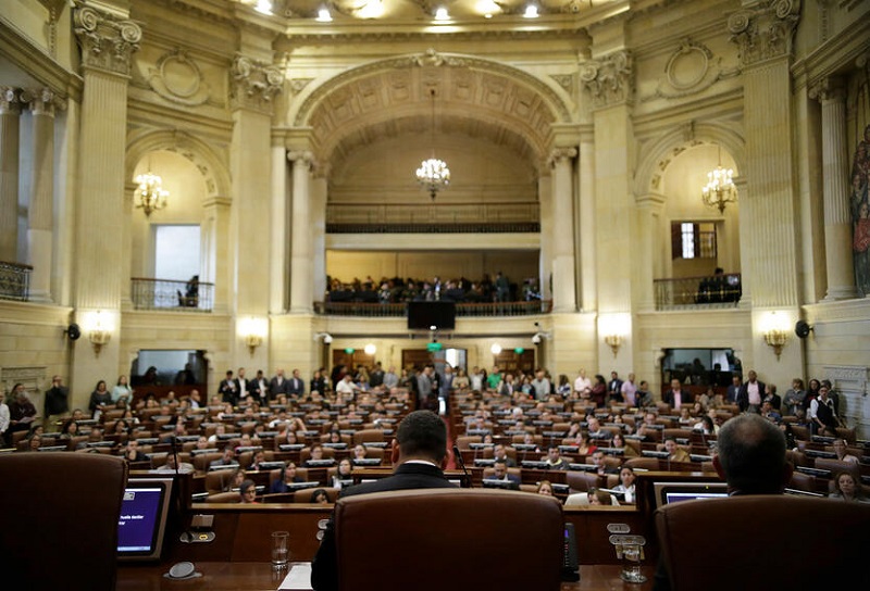 Ante la Corte Constitucional demandan el literal (e) del artículo 1 de la ley 2003 de 2019, que desmonta el régimen de conflicto de interés que deben cumplir los parlamentarios, cuando se debaten y aprueban leyes.