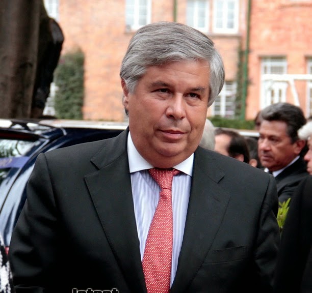 Victor G Ricardo