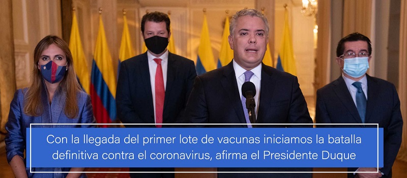 El jefe de Estado colombiano al recibir el primer lote de vacunas le anunció además a los colombianos que el objetivo del Plan Nacional de Vacunación (PNV) es inmunizar a 35,2 millones de personas en el 2021, es decir, “alrededor del 70 por ciento de nuestra población”.