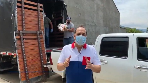 Como un acto de solidaridad con las personas más necesitadas en Santander, el senador Jaime Durán Barrera, donó la totalidad de su salario del mes de marzo para ayudar con mercado a más de 2 mil familias del departamento.