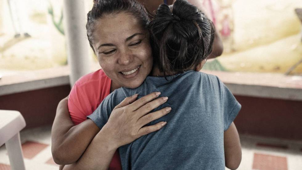 La activista colombiana Mayerlín Vergara Pérez es galardonada con el considerado Nobel Humanitario, el Premio Nansen para los Refugiados, que otorga Acnur, por su labor apoyando a víctimas de trata y explotación sexual. Muchas de ellas son refugiadas